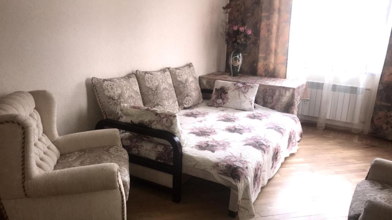2-Х Квартира Поруч З Сумською, Госпіталь, Парк Центральний Kharkov Luaran gambar